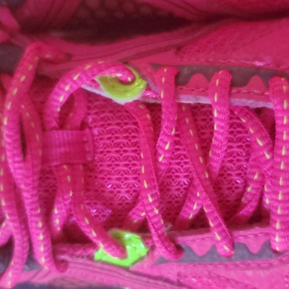 FILA Cool Max Women’s 7 Sneakers Shoes Bright Pink Neon Green - Picture 2 of 5